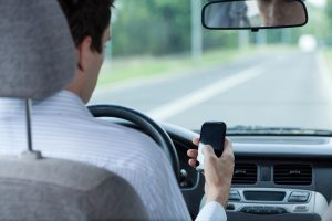 Los-Angeles-Distracted-Driving-Accidents-Attorneys-Lawyers